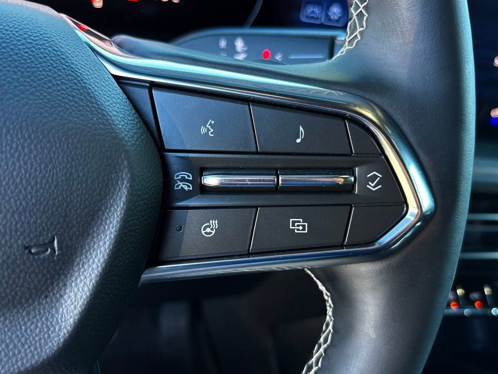 Used 2024 Chevrolet Traverse LT w/ Trailering Package image 16