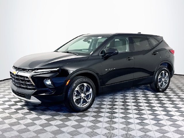 Used 2024 Chevrolet Blazer LT FWD image 4