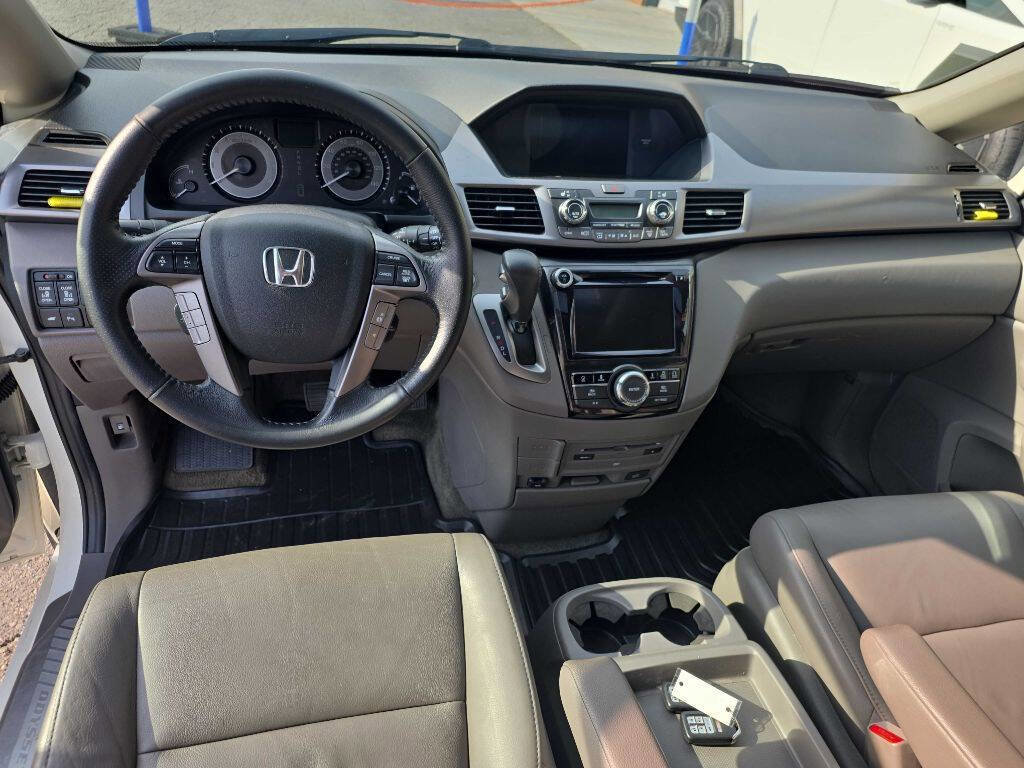 Used 2015 Honda Odyssey Touring Elite image 9