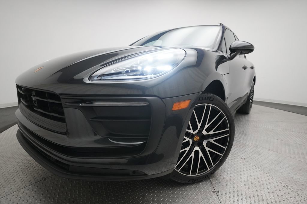 Certified 2026 Porsche Macan image 31