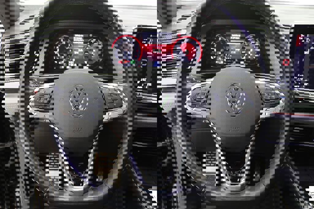 Used 2024 Volkswagen Atlas Cross Sport SEL R-Line image 19