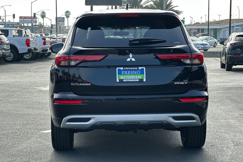 New 2025 Mitsubishi Outlander SE image 6