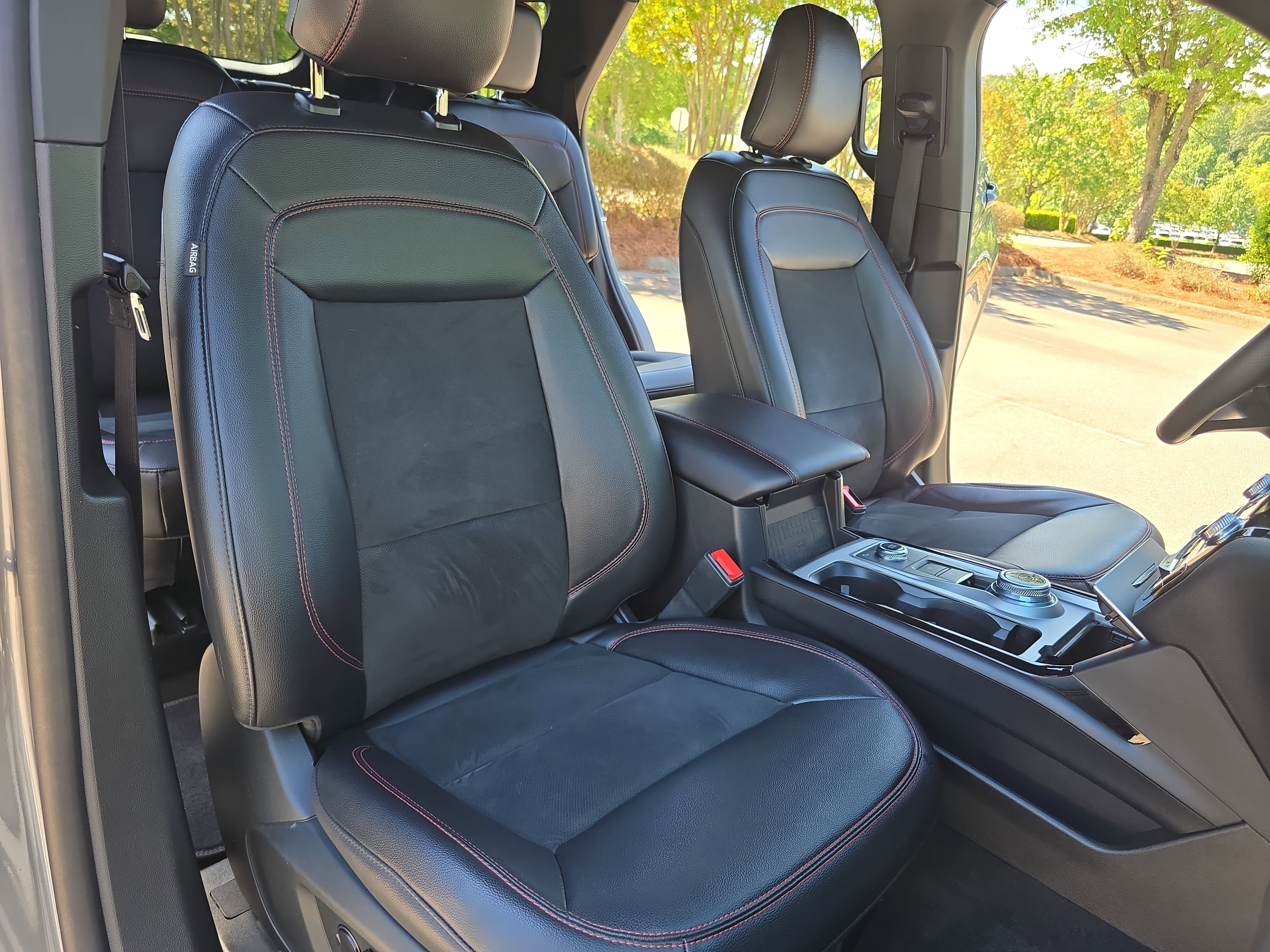 Used 2023 Ford Explorer ST-Line AWD/4WD image 10