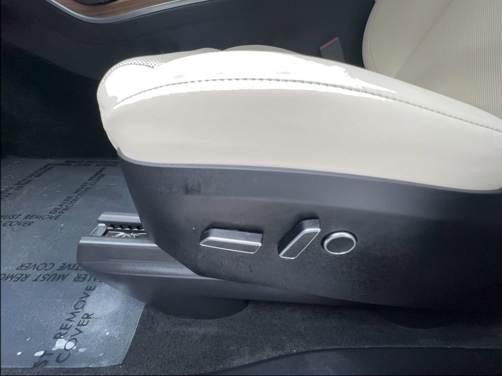 Used 2025 Tesla Model X AWD/4WD image 25