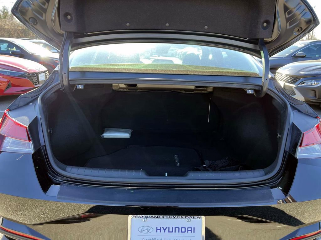 Certified 2022 Hyundai Elantra SEL image 4