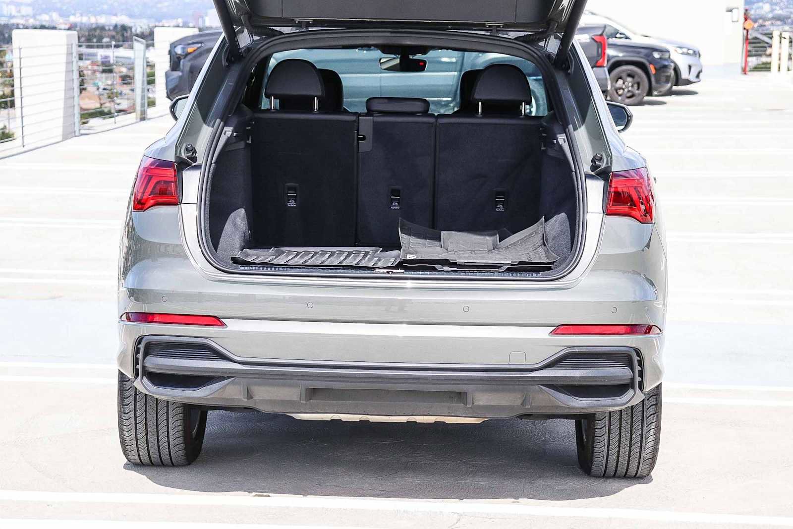 Used 2023 Audi Q3 2.0T Premium Plus w/ Premium Plus Package AWD/4WD image 38
