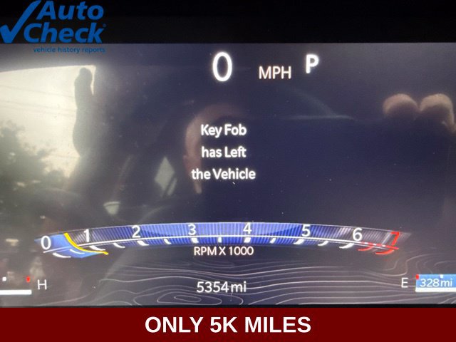 Used 2025 Jeep Grand Cherokee Altitude AWD/4WD image 9