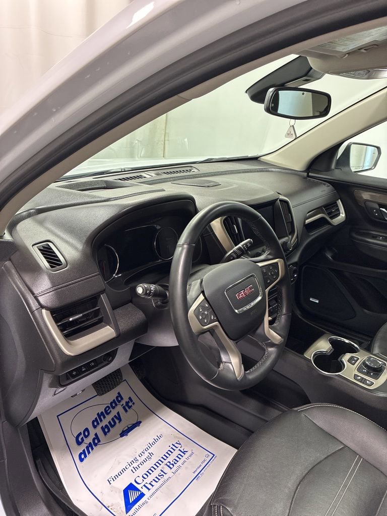 Used 2023 GMC Terrain Denali w/ Denali Premium Package image 12