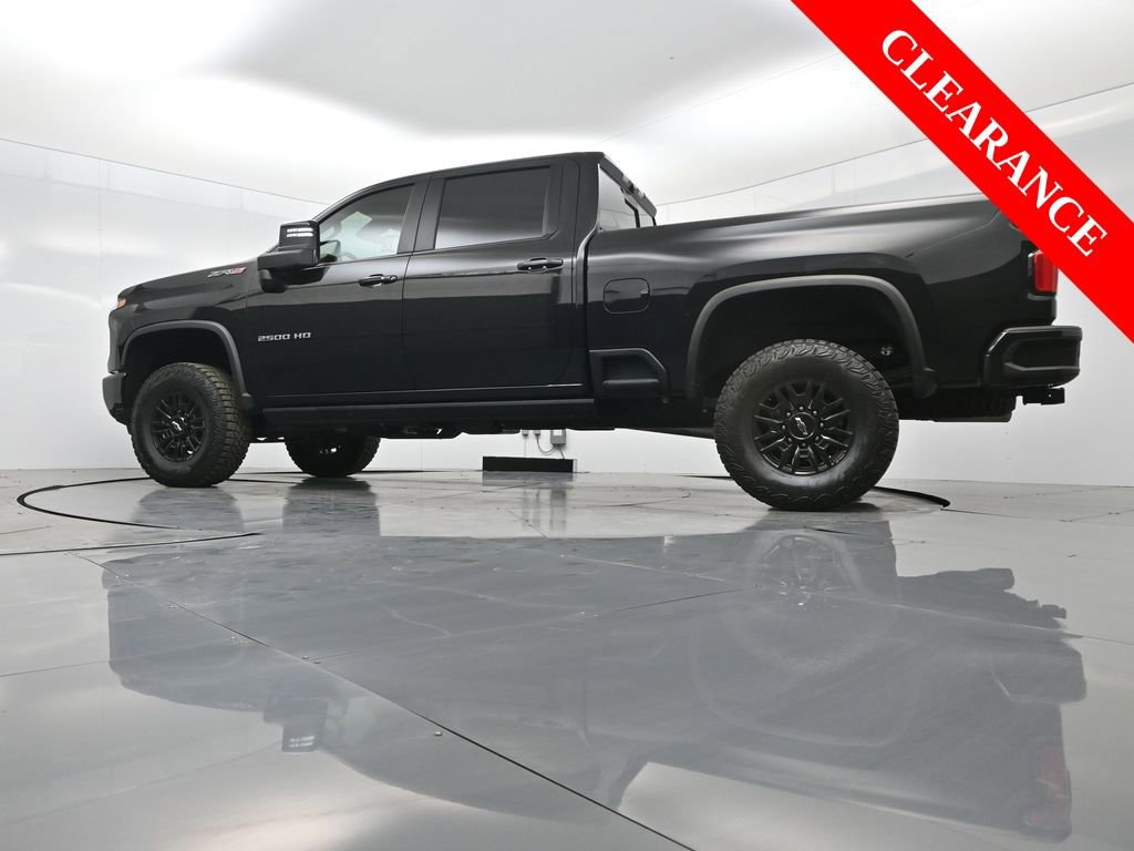 Used 2025 Chevrolet Silverado 2500 ZR2 w/ Technology Package image 49
