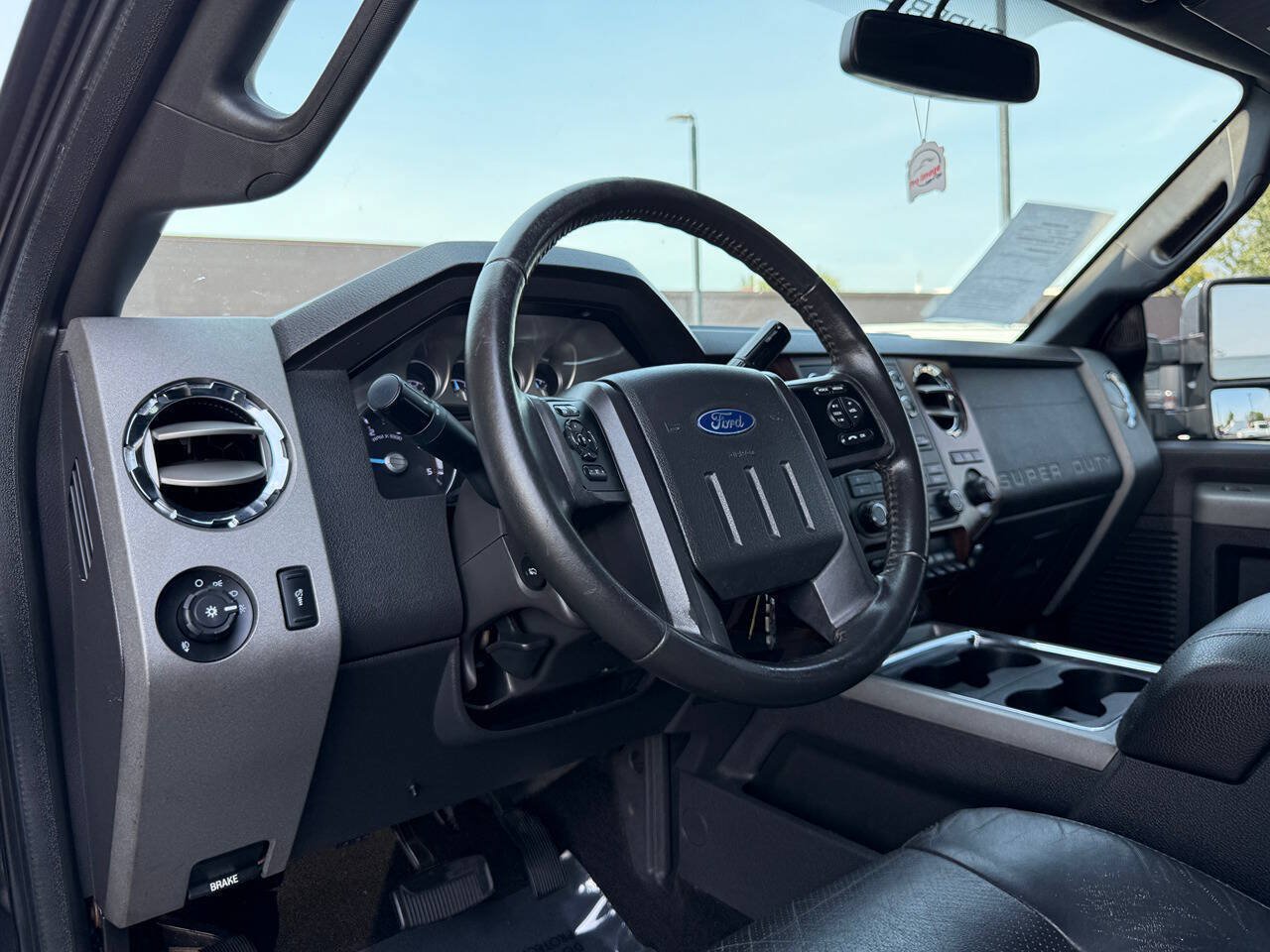 Used 2011 Ford F250 Lariat w/ Lariat Interior Pkg AWD/4WD image 11