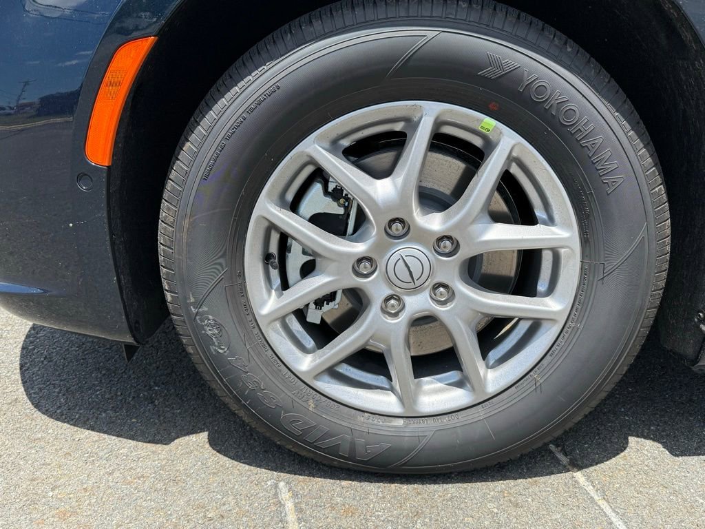 Used 2025 Chrysler Pacifica Select FWD image 11