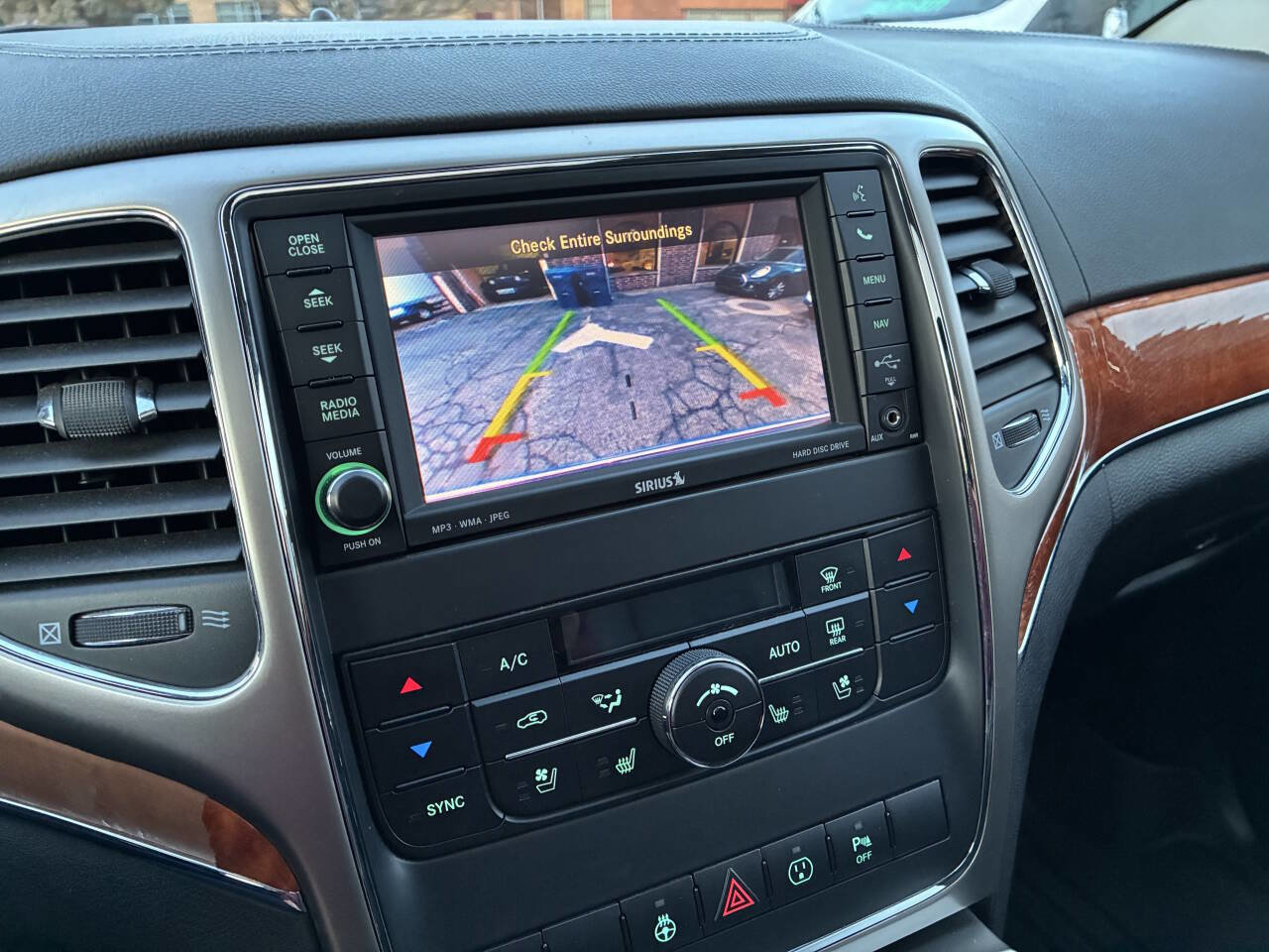 Used 2013 Jeep Grand Cherokee Overland image 20