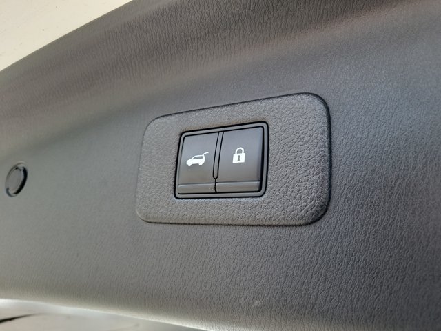 Used 2021 Nissan Armada Platinum w/ Captain's Chairs Package RWD image 10