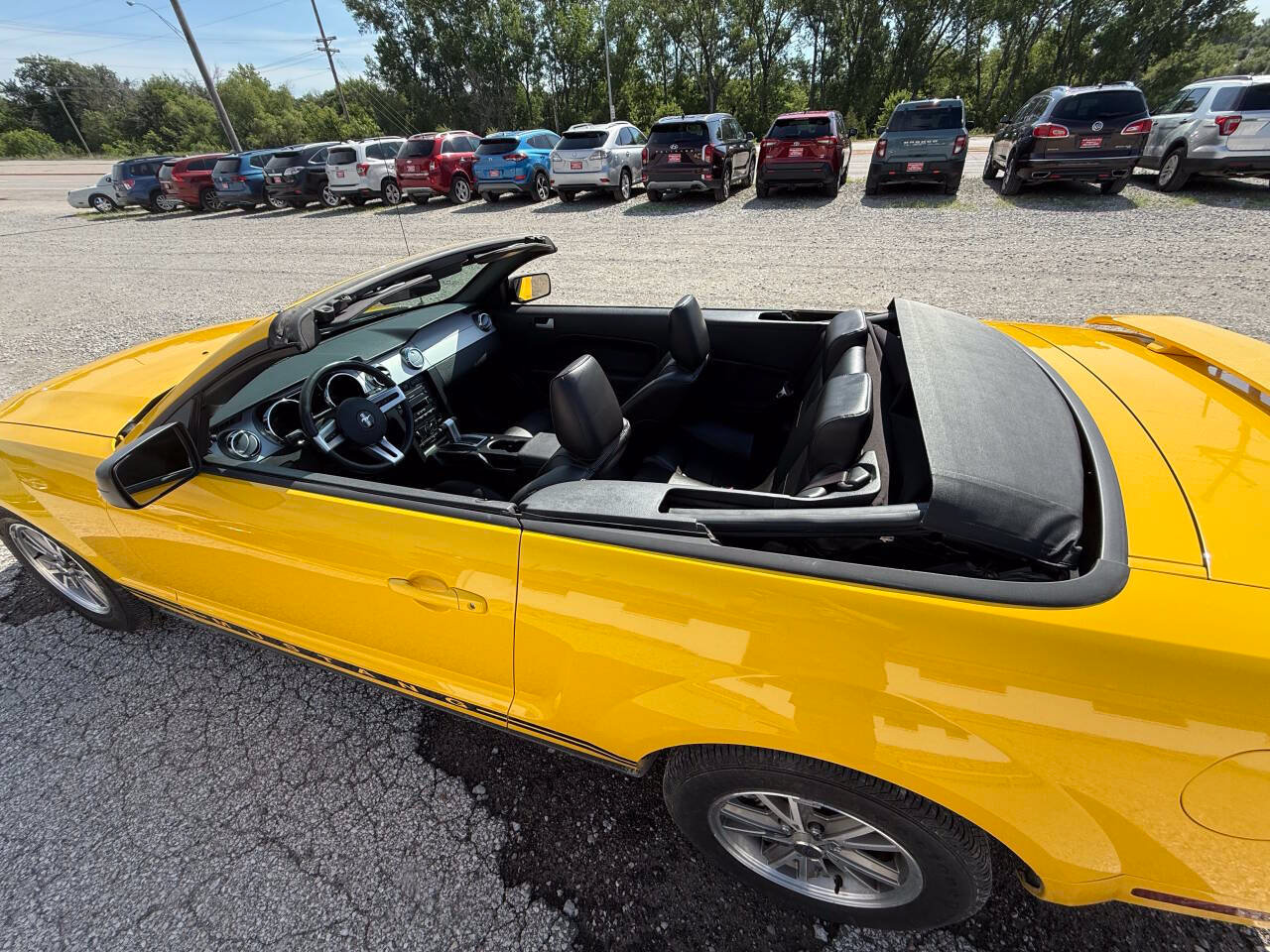Used 2005 Ford Mustang Premium RWD image 10