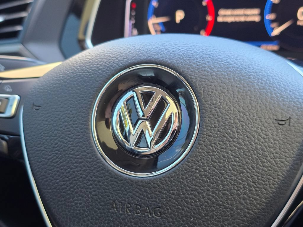 Used 2019 Volkswagen Jetta SEL w/ Cold Weather Package FWD image 30