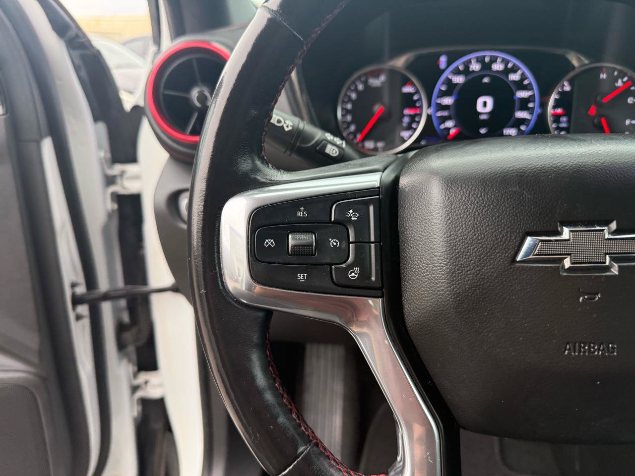 Used 2019 Chevrolet Blazer RS FWD image 23