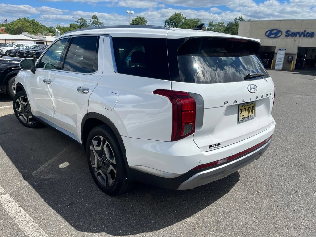 Used 2023 Hyundai Palisade SEL w/ Premium Package AWD/4WD image 4