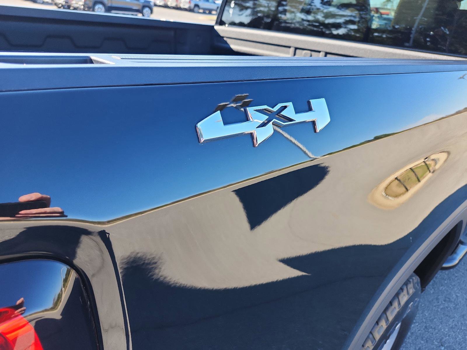 Certified 2022 GMC Sierra 1500 SLE image 6