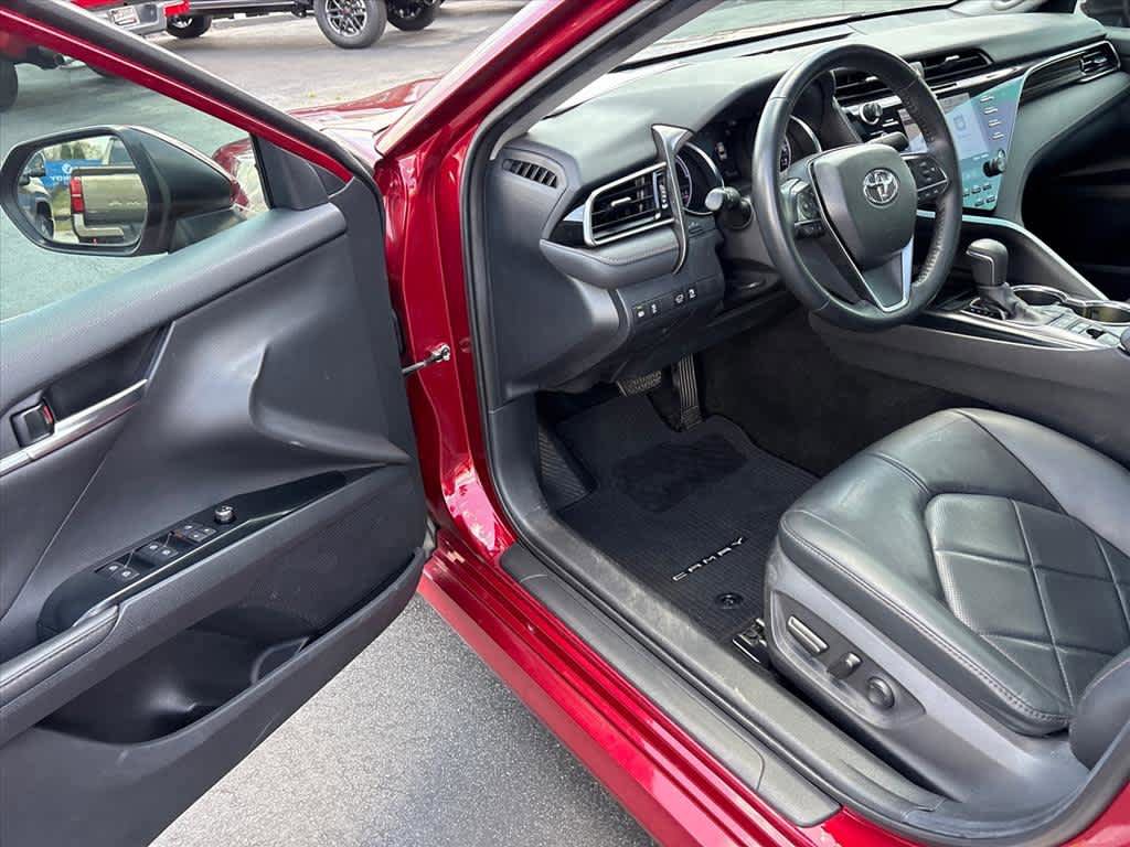 Used 2019 Toyota Camry XLE w/ Sunroof Package FWD image 21
