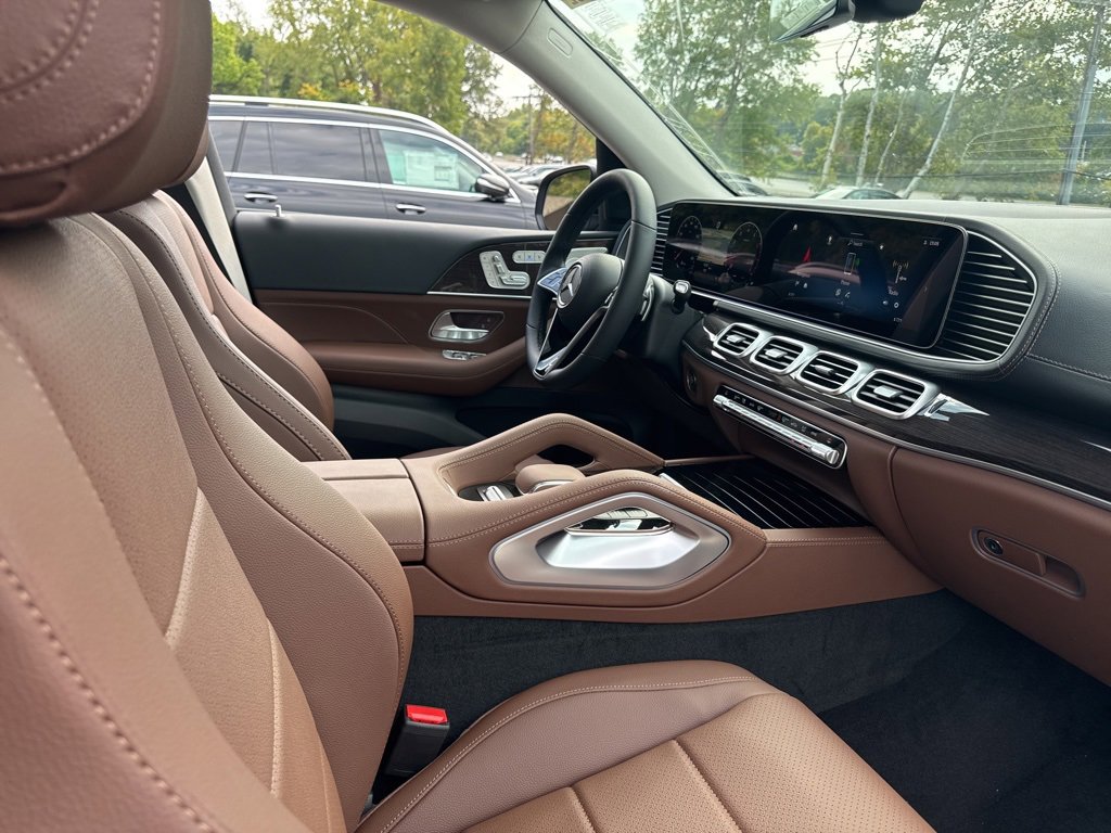 New 2026 Mercedes-Benz GLS 450 4MATIC image 31