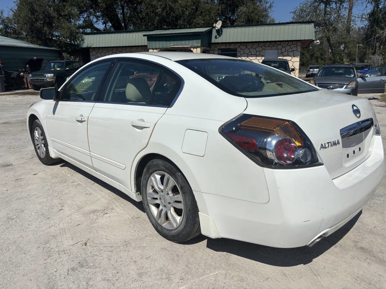 Used 2011 Nissan Altima 2.5 S w/ Convenience Pkg FWD image 5