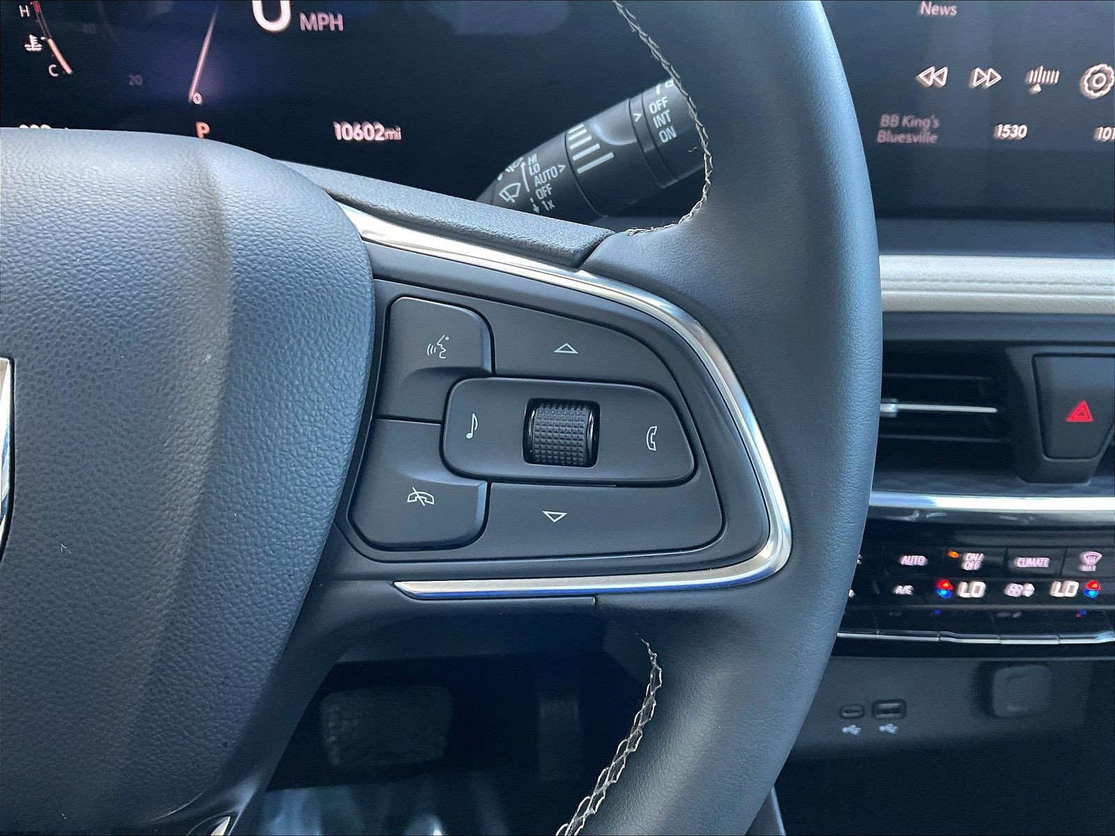Used 2024 Buick Encore GX Avenir w/ Avenir Technology Package AWD/4WD image 12