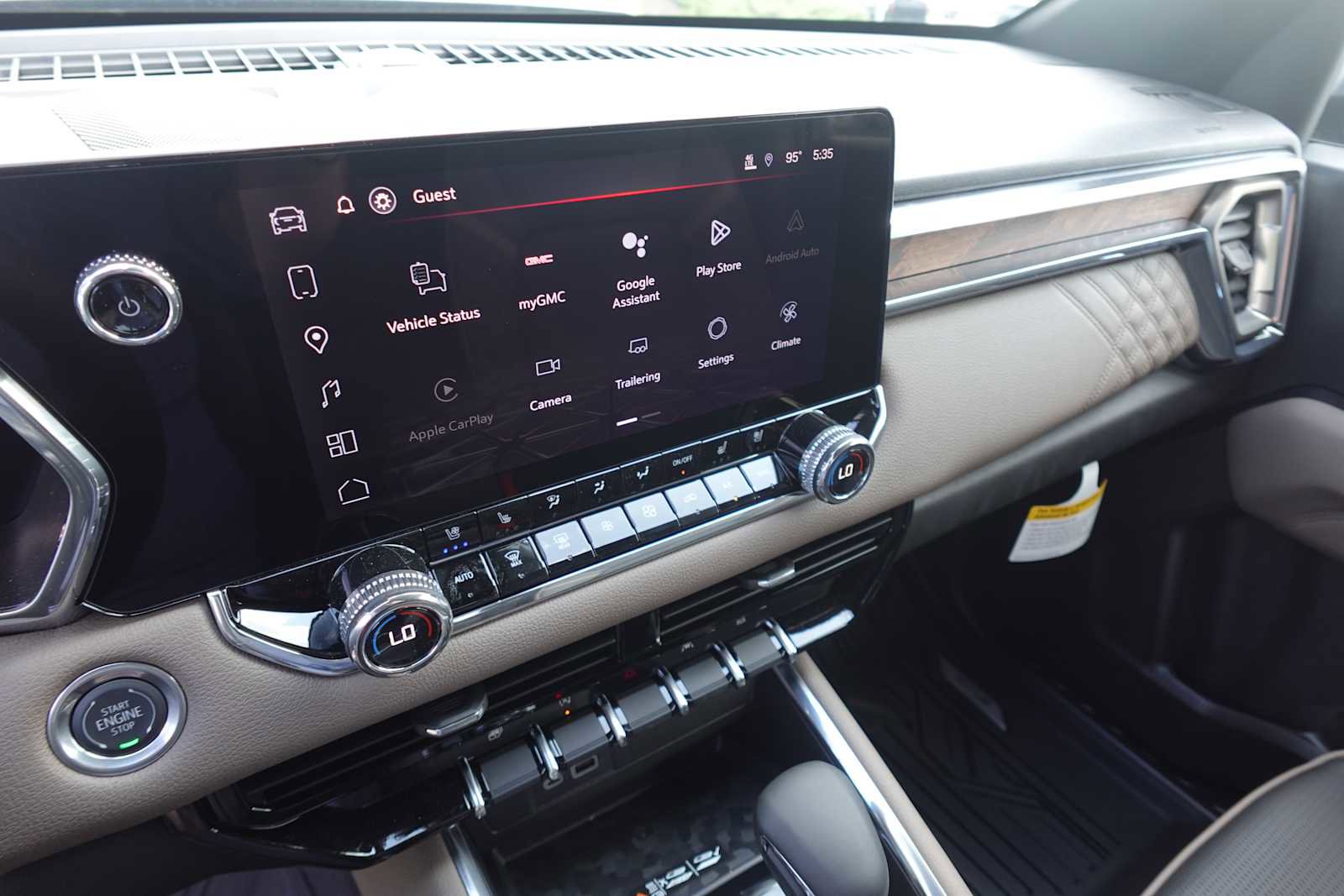 New 2026 GMC Canyon Denali w/ LPO, Denali Black Edition image 20