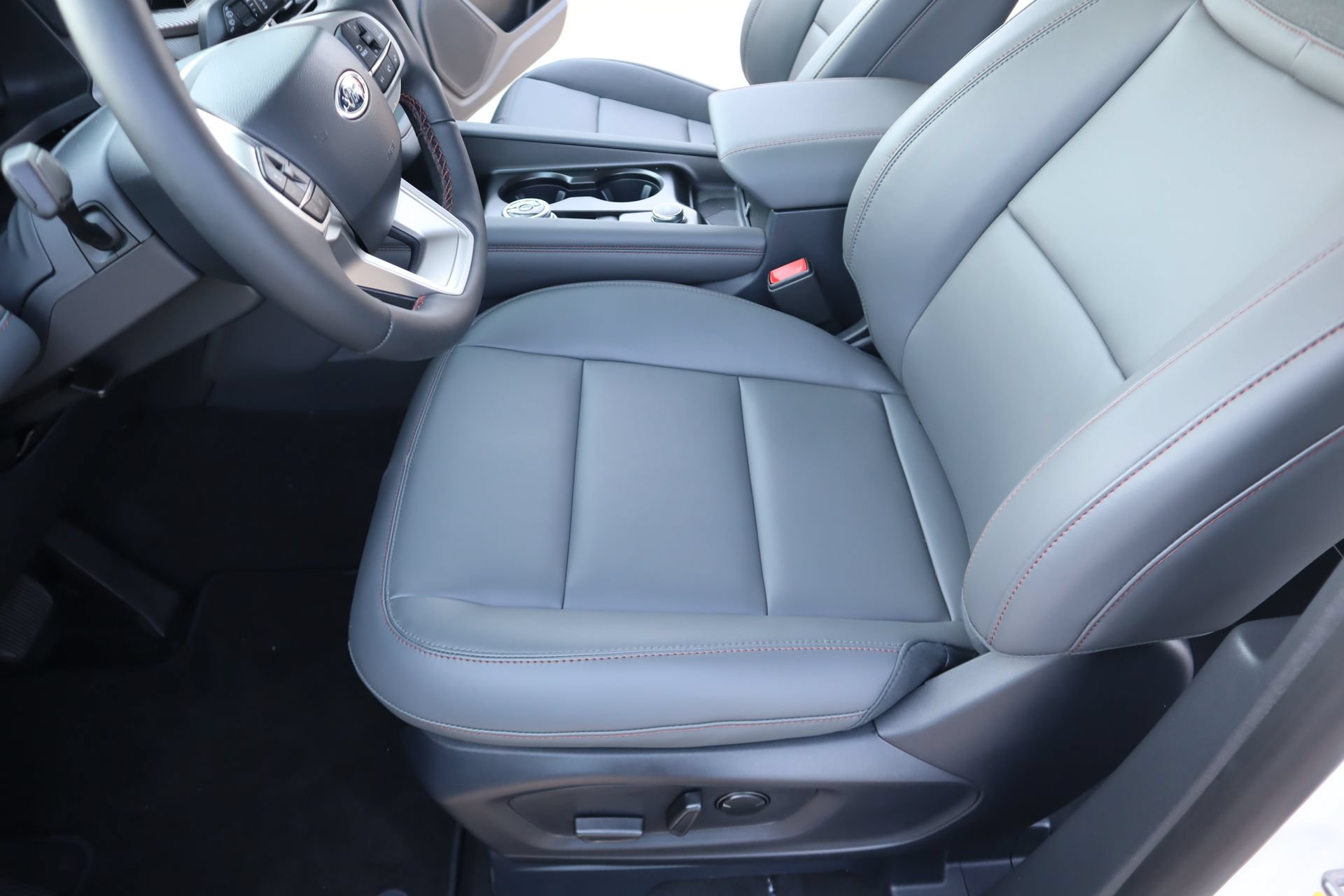 New 2026 Ford Explorer Active w/ Active Comfort Package RWD image 12