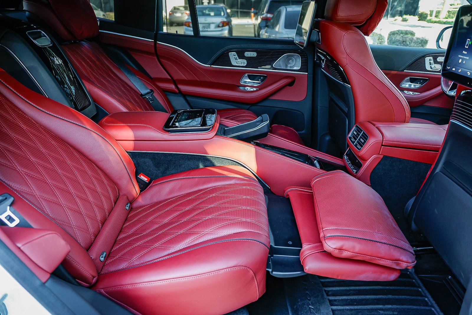 Used 2025 Mercedes-Benz Maybach GLS 600 4MATIC image 22