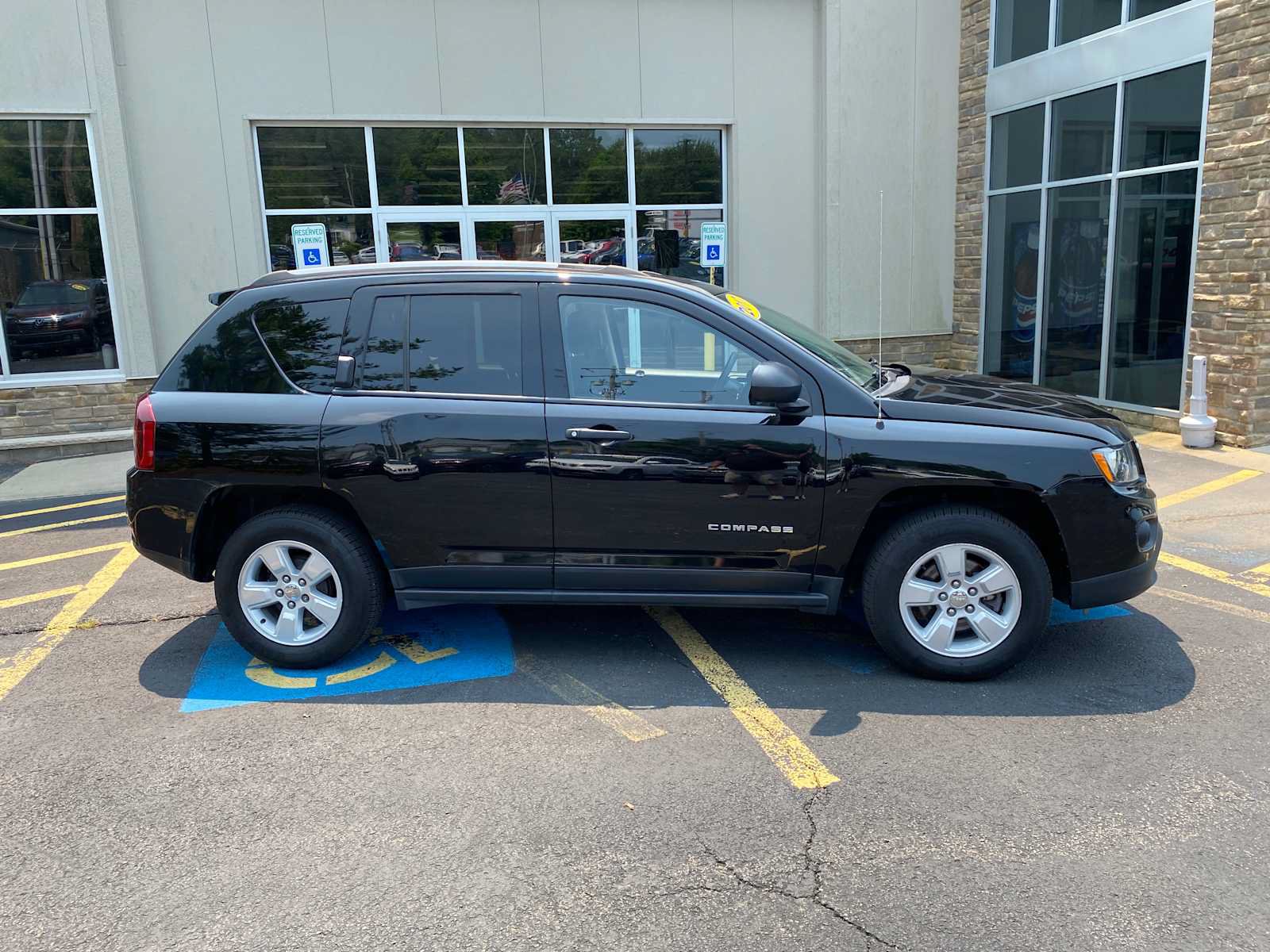 Used 2017 Jeep Compass Sport FWD image 15