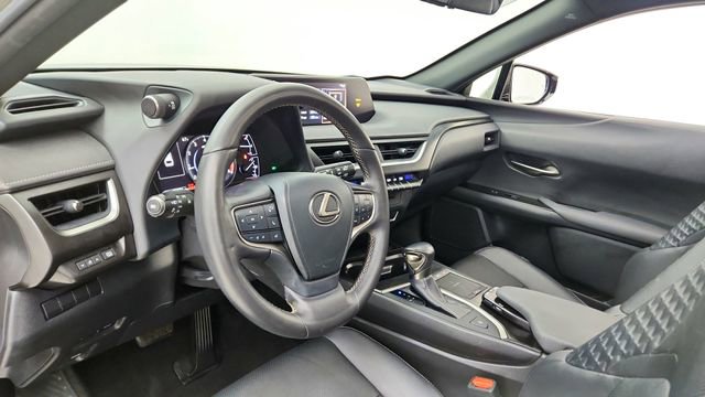 Used 2019 Lexus UX 200 FWD image 18