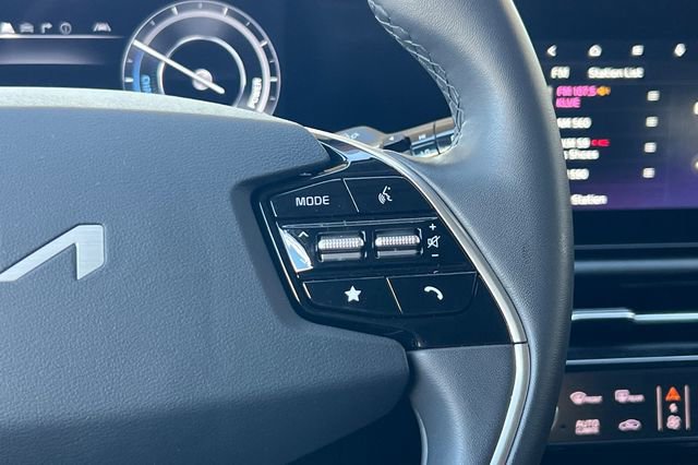 Used 2025 Kia Niro Wind image 32