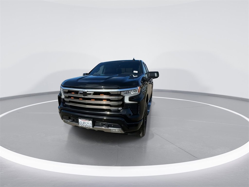 Used 2022 Chevrolet Silverado 1500 High Country w/ Technology Package image 5