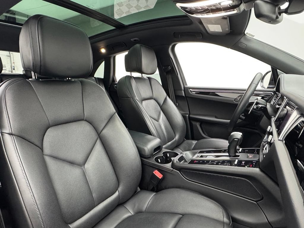 Used 2022 Porsche Macan S AWD/4WD image 37