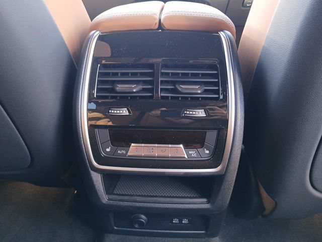 New 2026 BMW X5 xDrive40i w/ M Sport Package AWD/4WD image 14