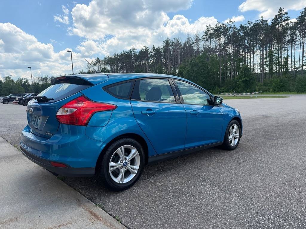 Used 2013 Ford Focus SE w/ SE Winter Pkg FWD image 4