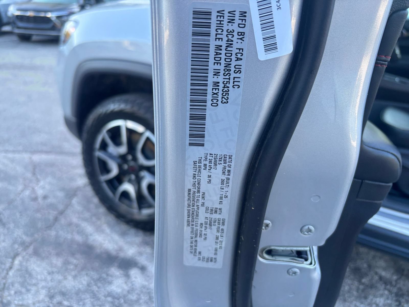 Used 2025 Jeep Compass Trailhawk AWD/4WD image 28