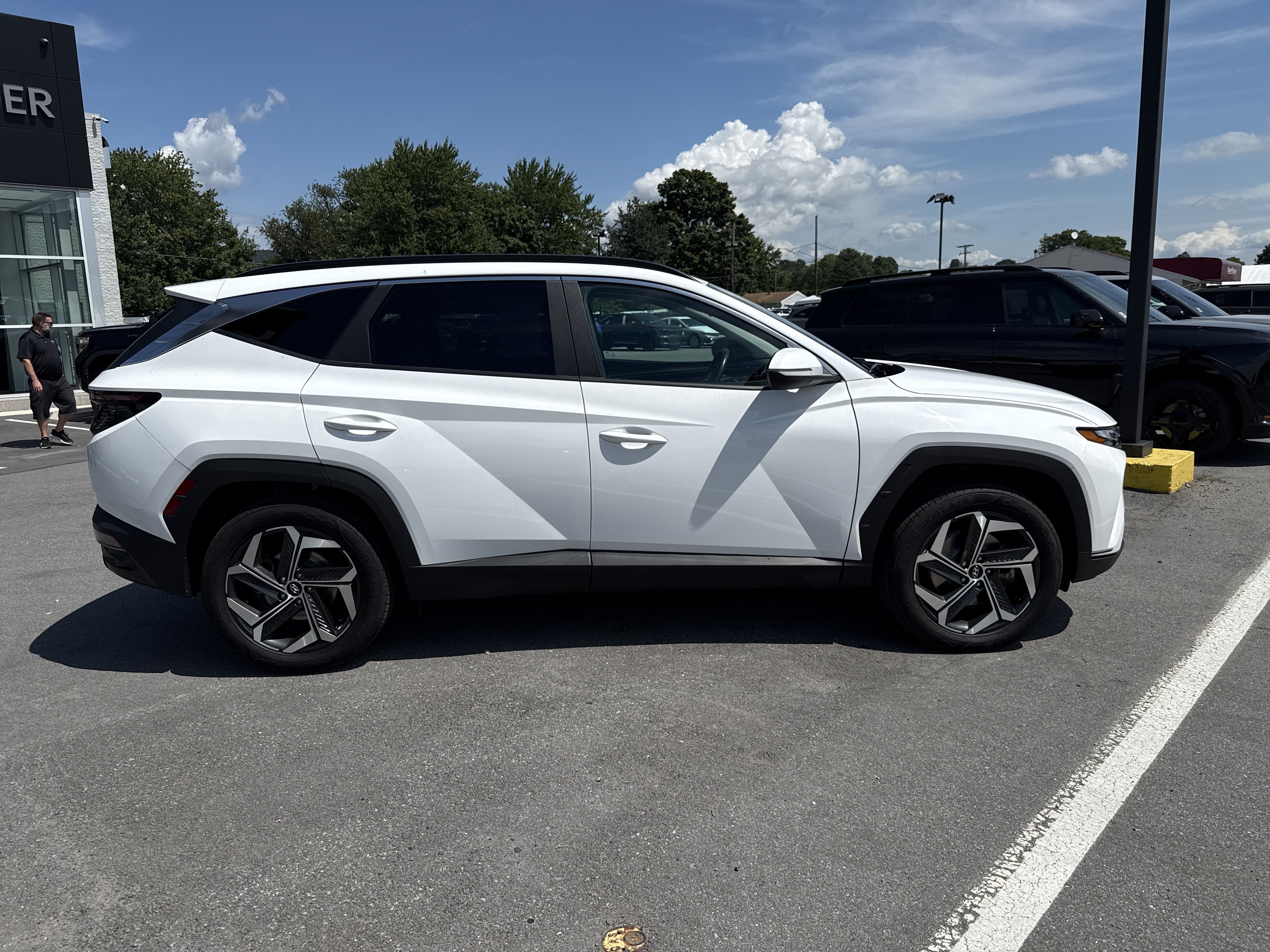 Used 2023 Hyundai Tucson SEL w/ Convenience Package AWD/4WD image 2