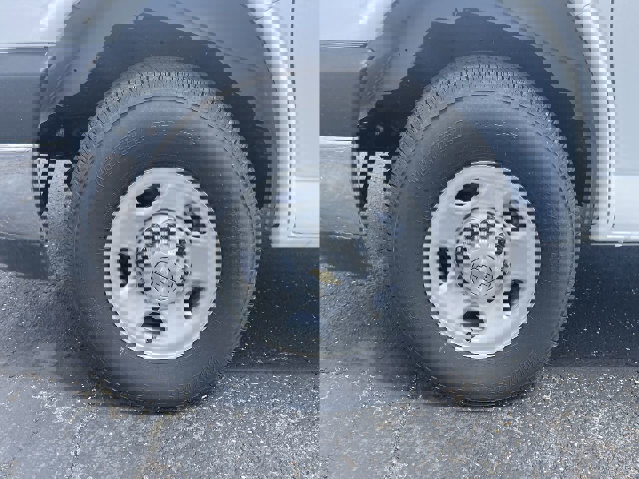 New 2025 Chevrolet Express 3500 Extended w/ Driver Convenience Package image 55