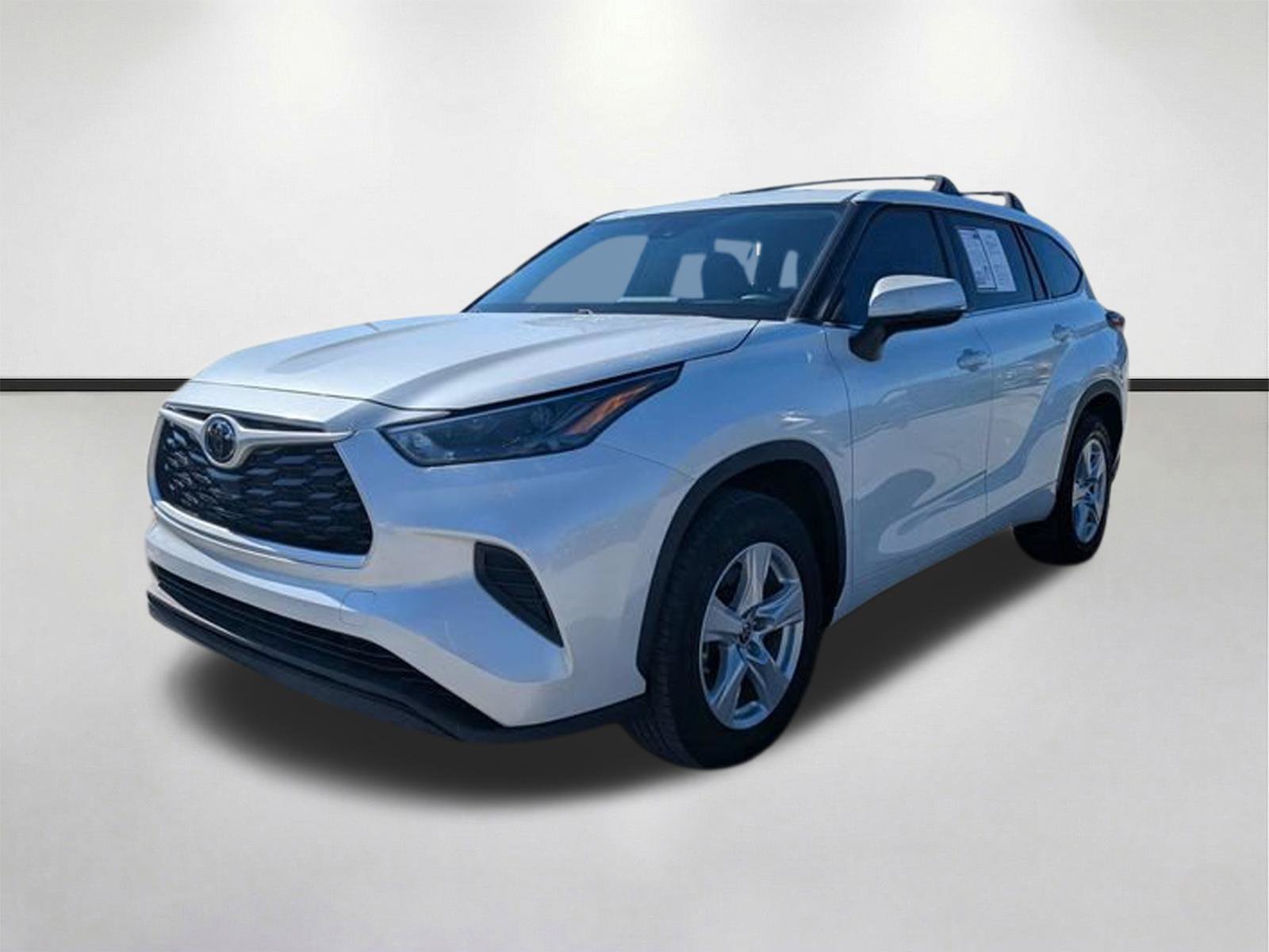 Used 2022 Toyota Highlander L FWD image 6