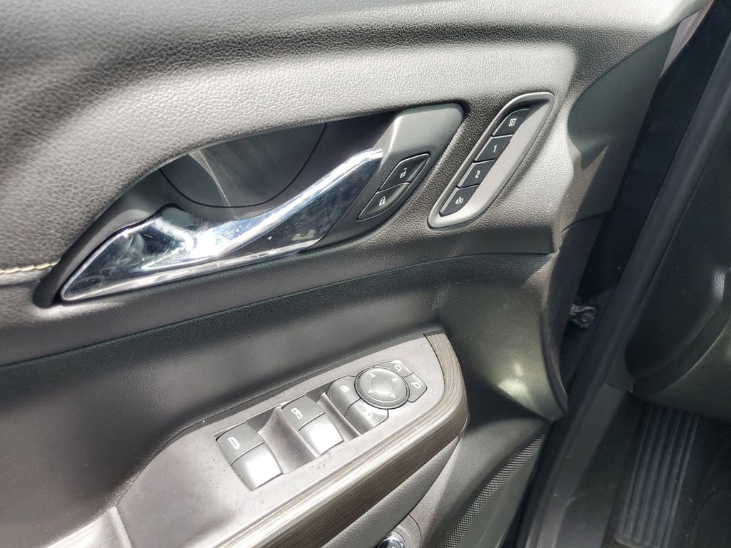 Used 2022 GMC Acadia SLT w/ Preferred Package image 16