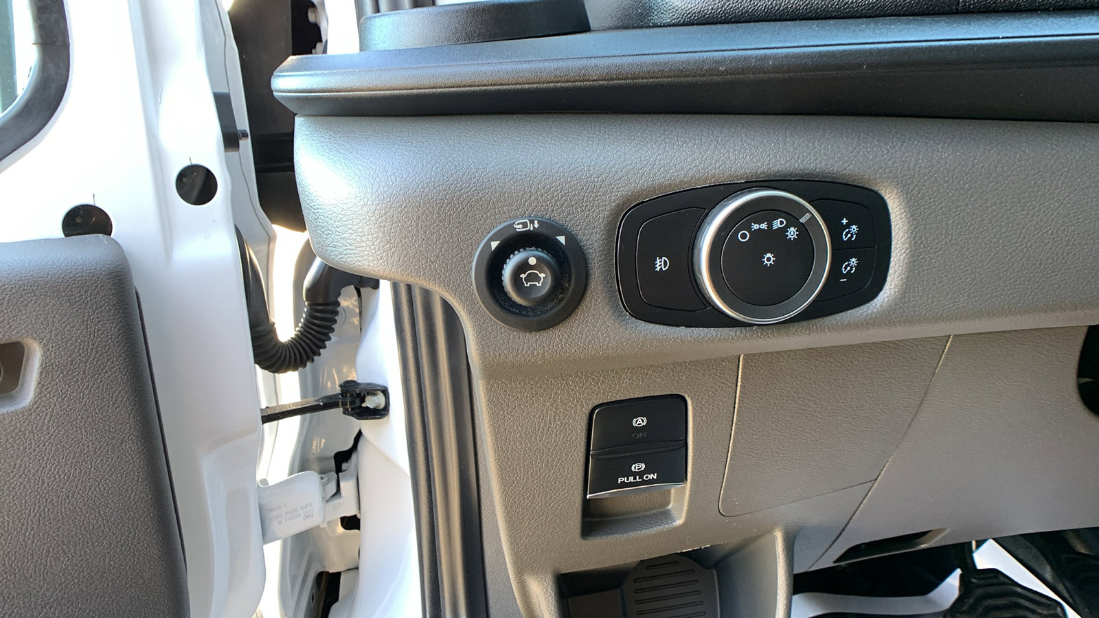 Used 2024 Ford Transit 350 XLT image 13