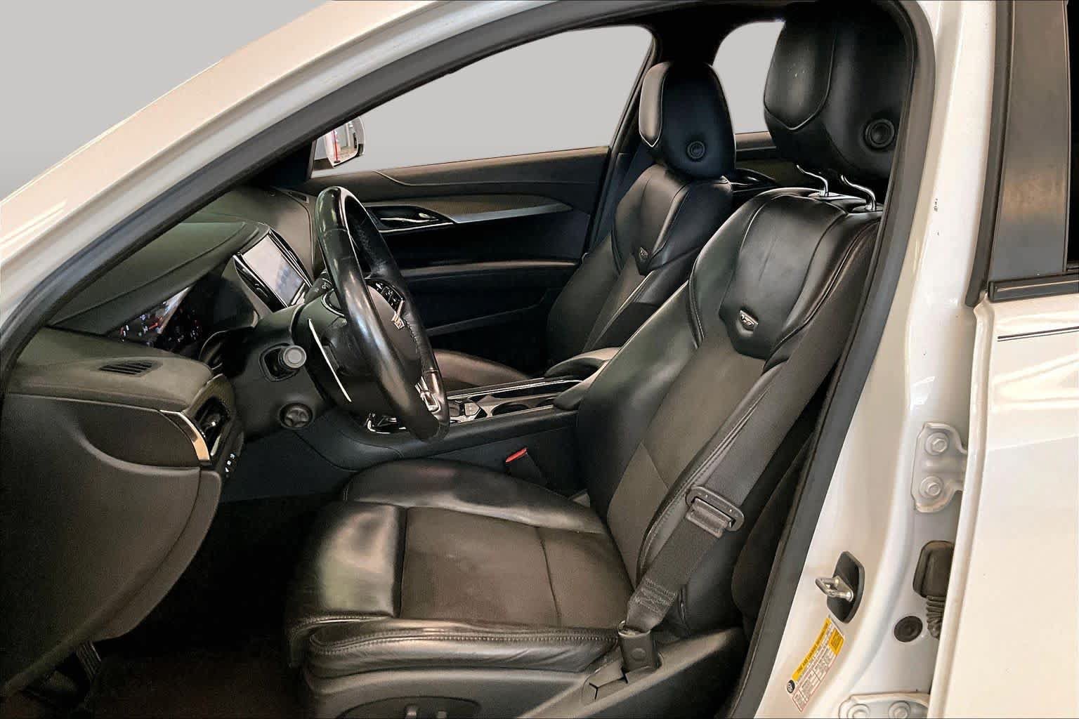 Used 2017 Cadillac ATS V w/ Luxury Package RWD image 7