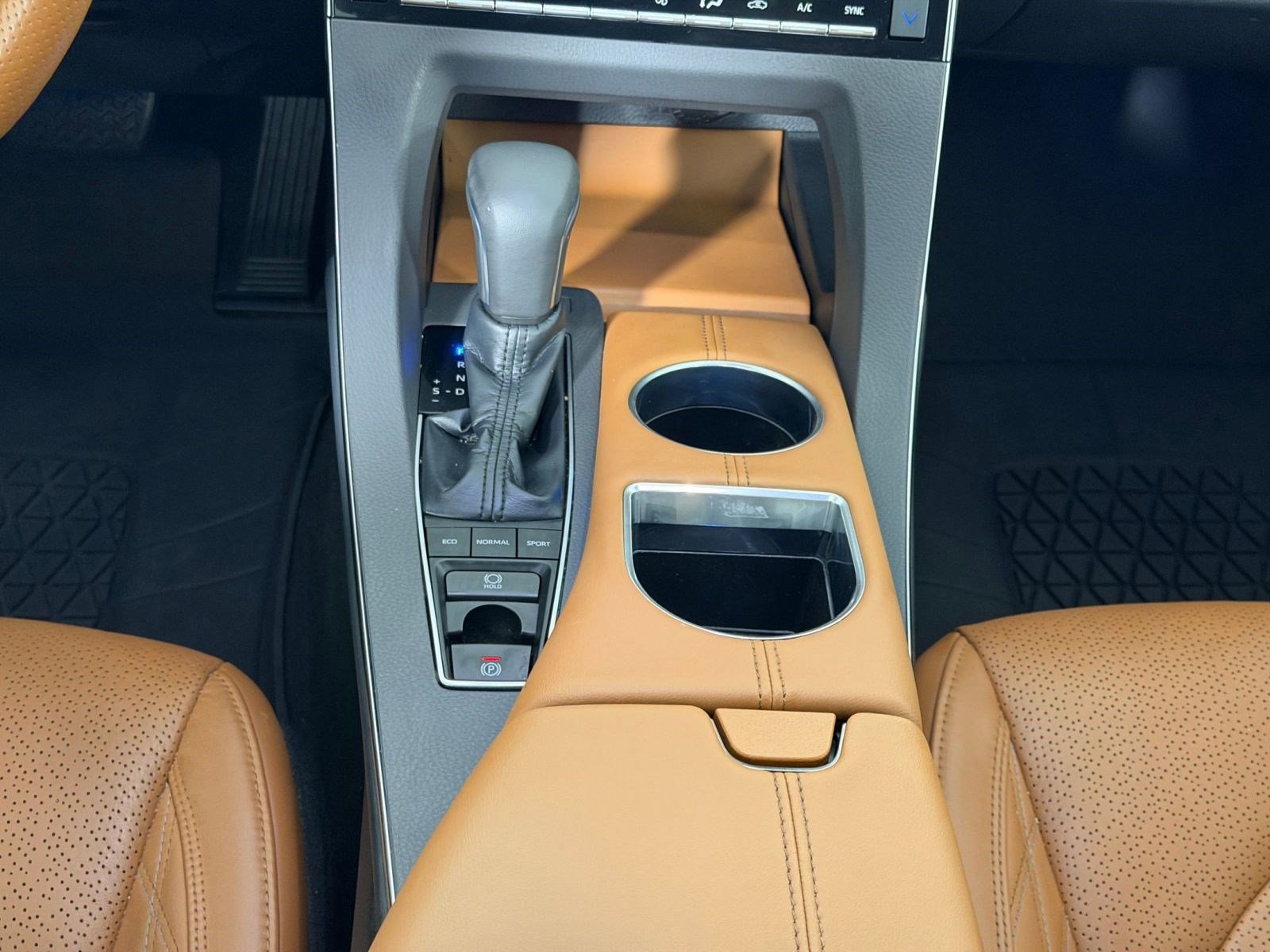 Used 2019 Toyota Avalon Limited FWD image 18