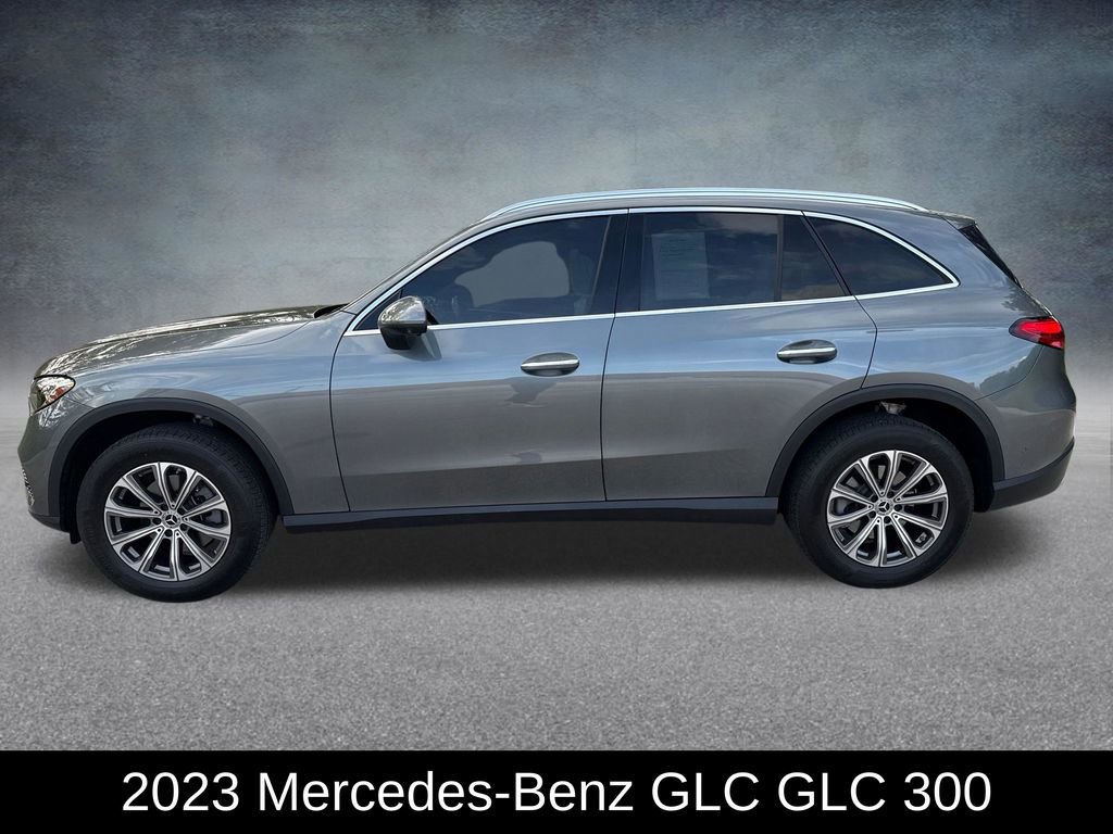 Used 2023 Mercedes-Benz GLC 300 4MATIC image 2