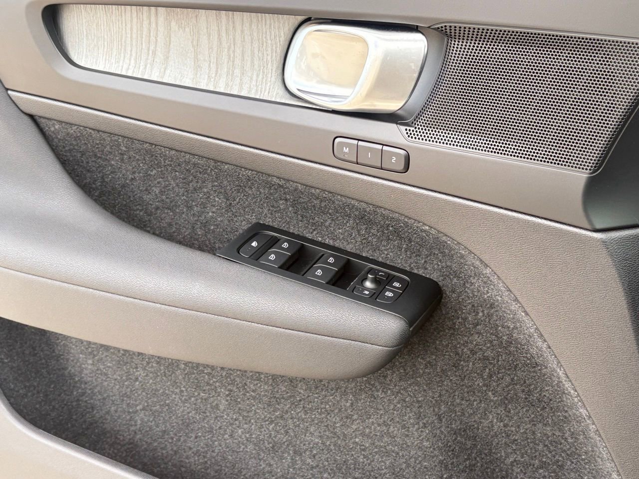 New 2026 Volvo XC40 B5 Core w/ Climate Package image 17