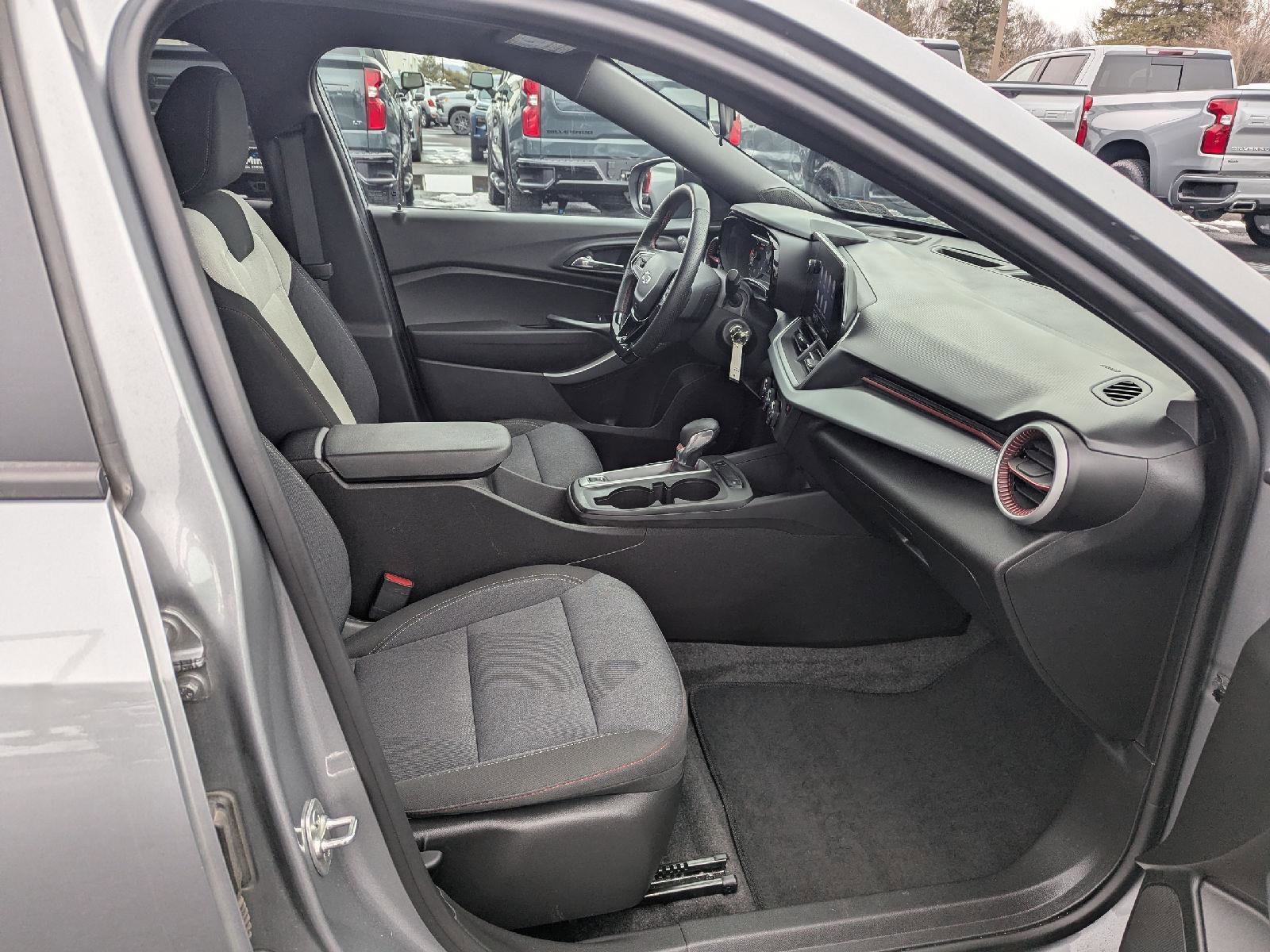 Certified 2024 Chevrolet Trax RS w/ Driver Confidence Package image 26