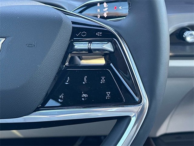 Used 2026 Cadillac Vistiq Luxury image 6