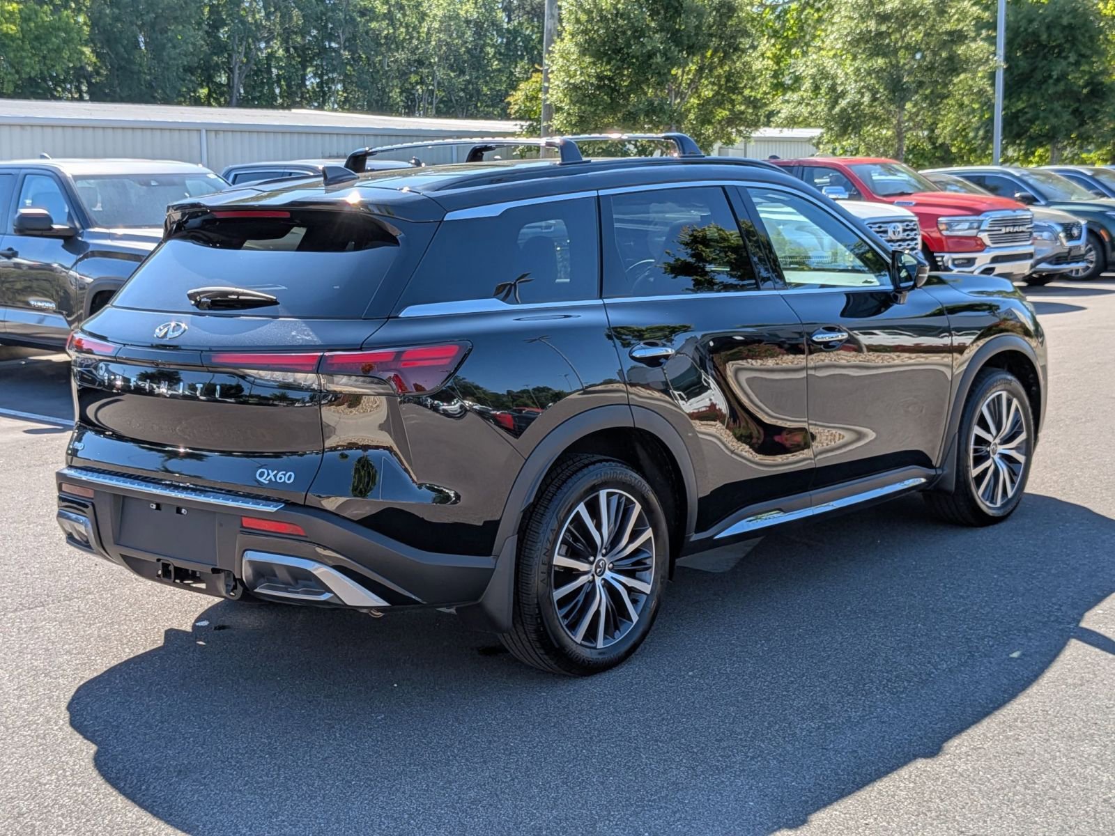 Used 2025 INFINITI QX60 Autograph w/ Cargo Package AWD/4WD image 3