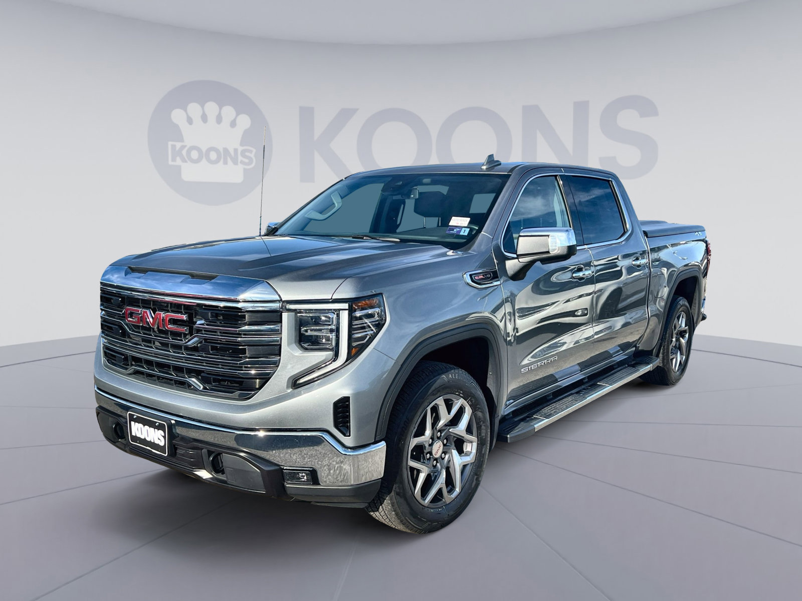 Used 2023 GMC Sierra 1500 SLT w/ SLT Premium Package image 1